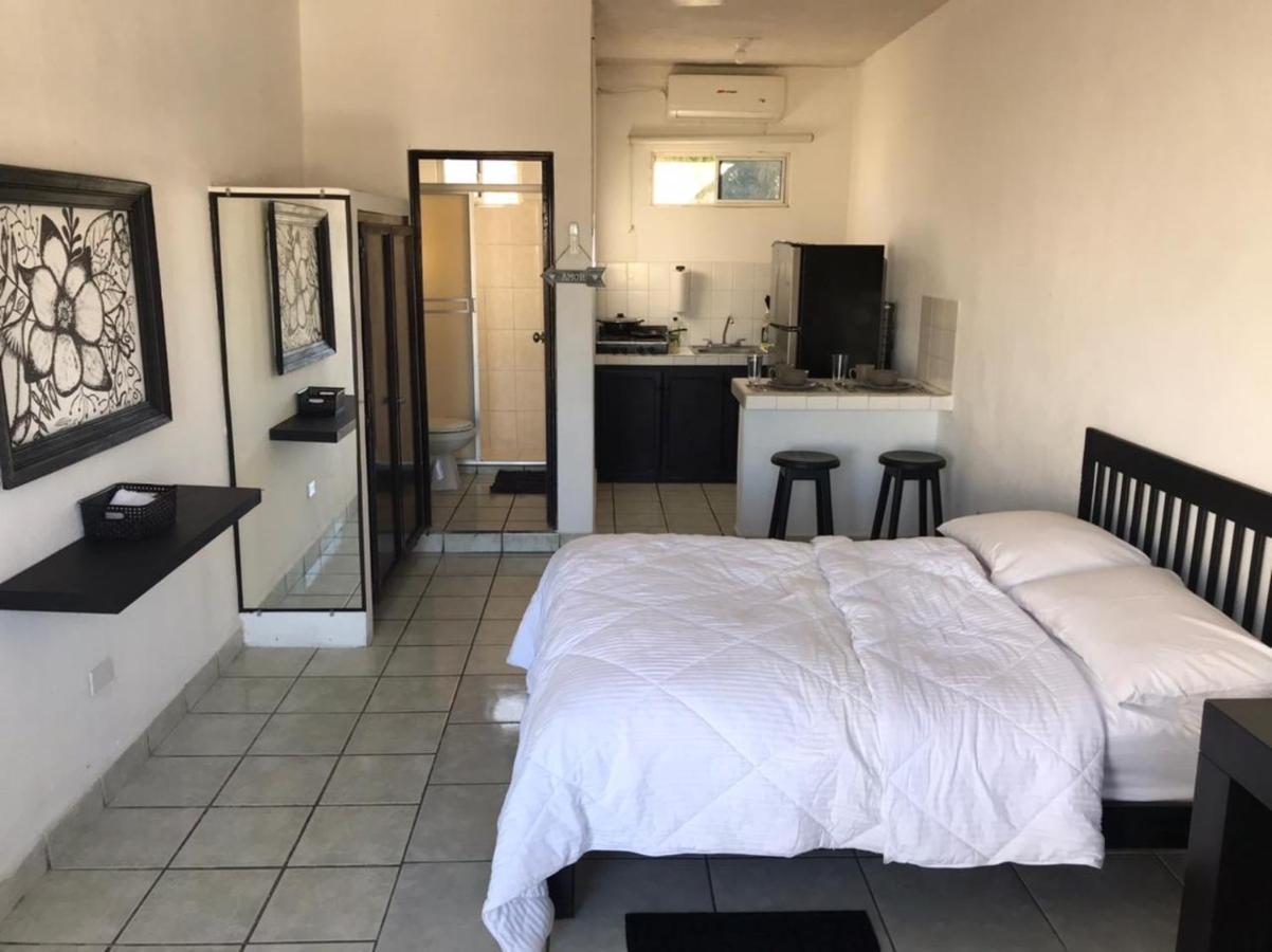 The Next Door Black And White Studio In Cabo Apartamento Cabo San Lucas Exterior foto